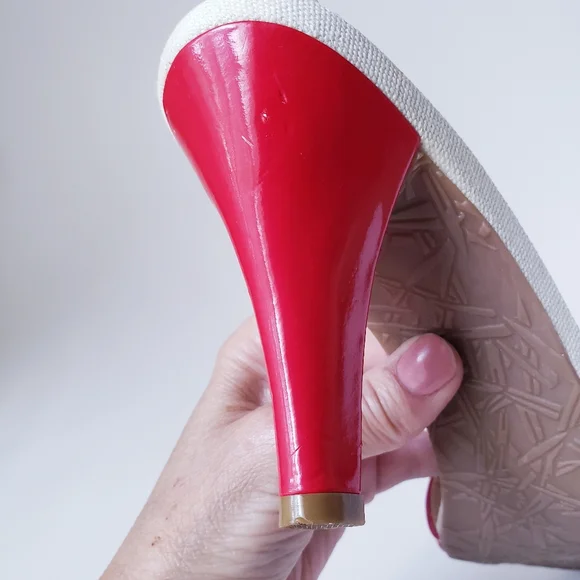 Vintage Dollhouse Cream and Red Slip-on Heels - Picture 13 of 16